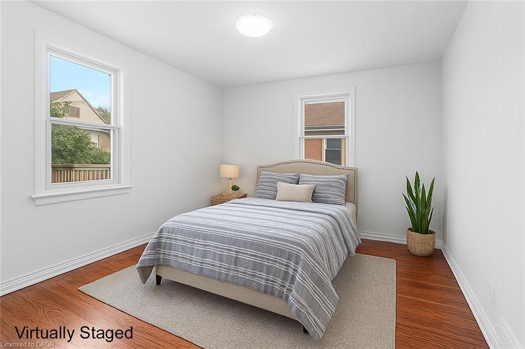 300 East 32Nd Street, Hamilton, ON - Indoor Photo Showing Bedroom