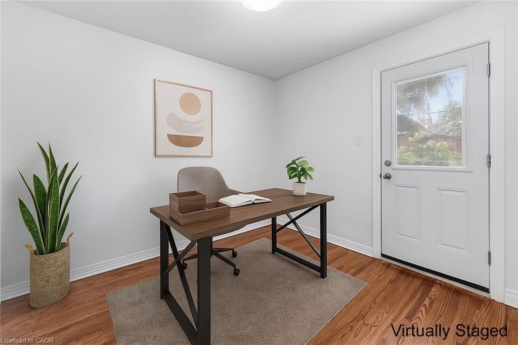 300 East 32Nd Street, Hamilton, ON - Indoor Photo Showing Office