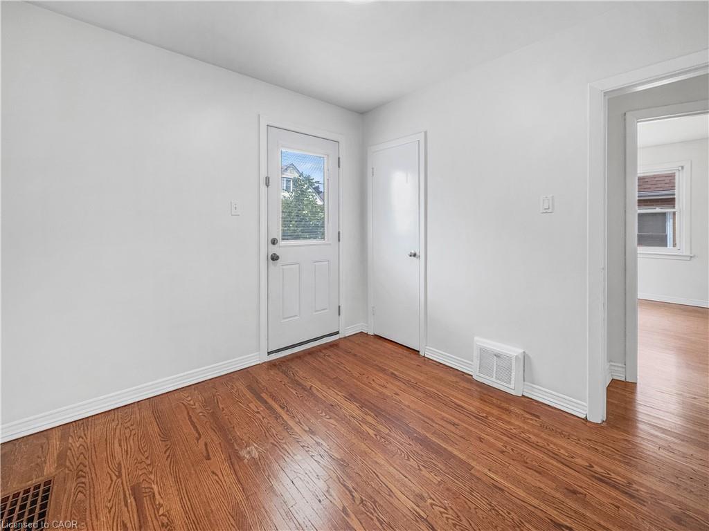 300 East 32Nd Street, Hamilton, ON - Indoor Photo Showing Other Room