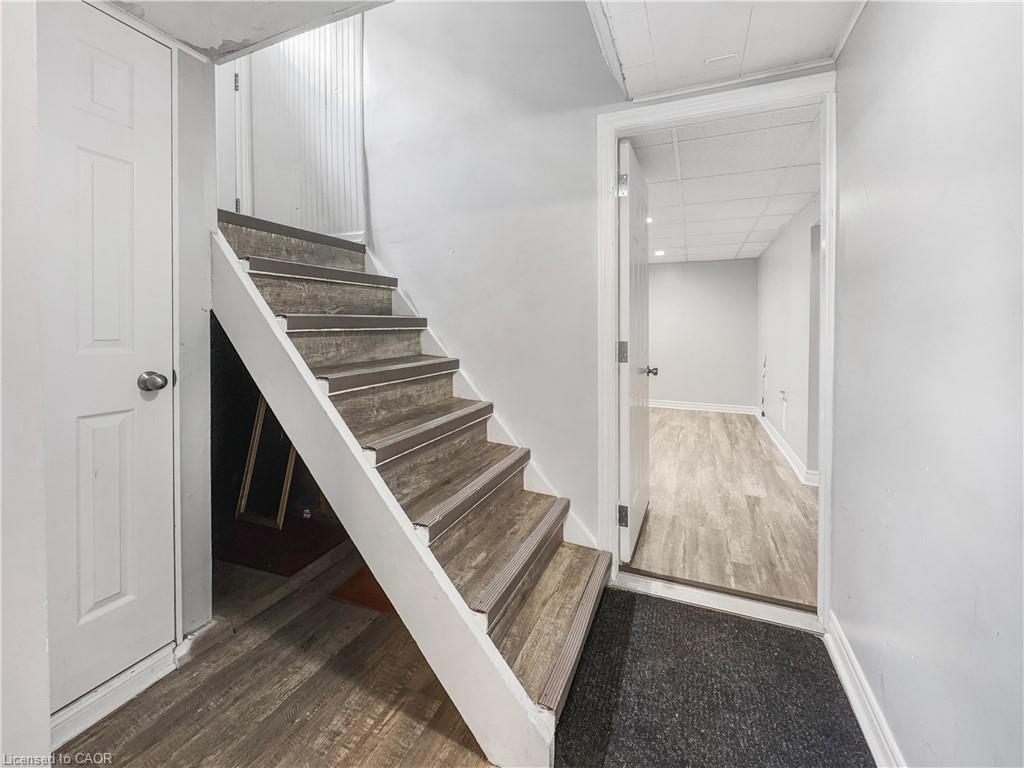 300 East 32Nd Street, Hamilton, ON - Indoor Photo Showing Other Room