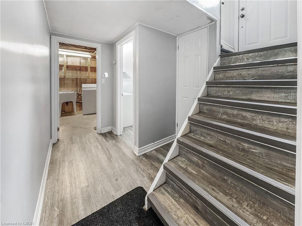 300 East 32Nd Street, Hamilton, ON - Indoor Photo Showing Other Room