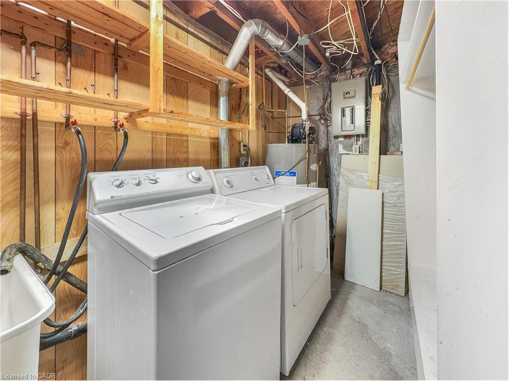 300 East 32Nd Street, Hamilton, ON - Indoor Photo Showing Laundry Room