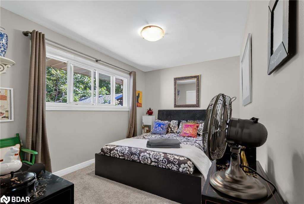 364 Beachwood Avenue, London, ON - Indoor Photo Showing Bedroom
