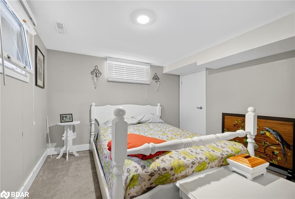 364 Beachwood Avenue, London, ON - Indoor Photo Showing Bedroom