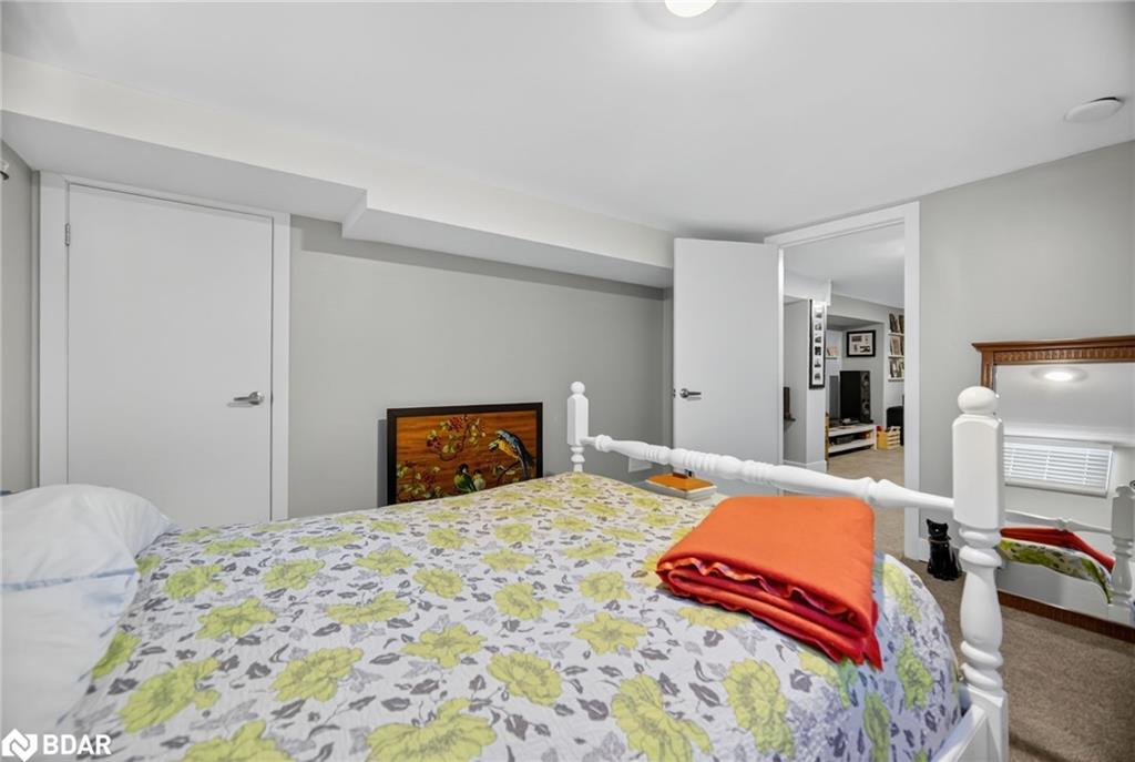 364 Beachwood Avenue, London, ON - Indoor Photo Showing Bedroom