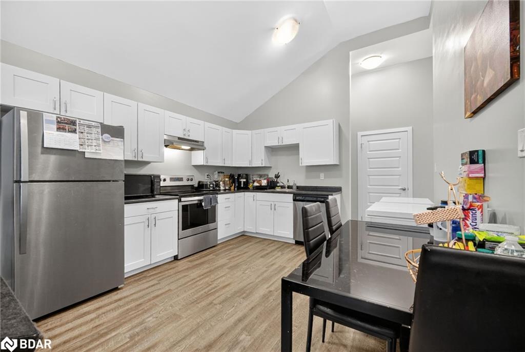 364 Beachwood Avenue, London, ON - Indoor Photo Showing Kitchen