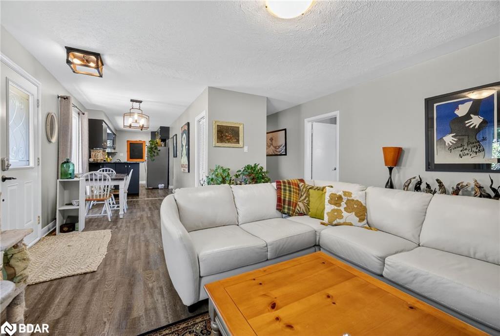 364 Beachwood Avenue, London, ON - Indoor Photo Showing Living Room