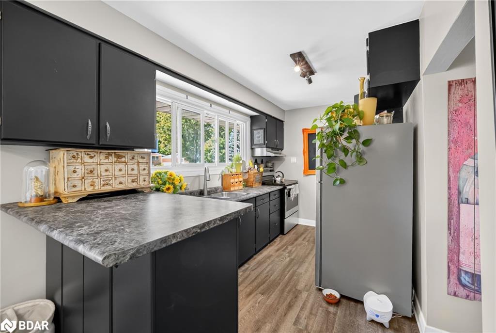 364 Beachwood Avenue, London, ON - Indoor Photo Showing Kitchen