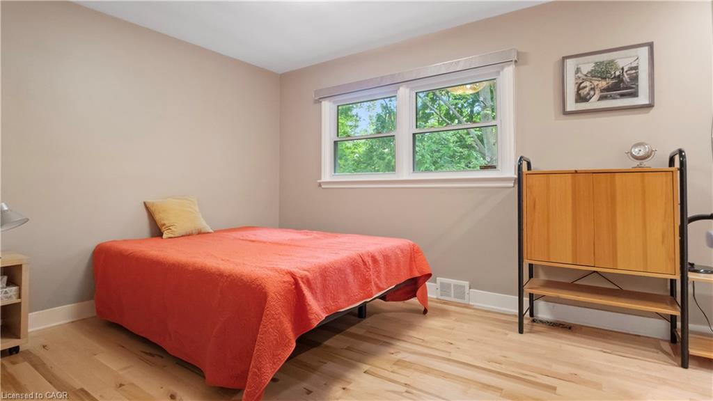 1 Caroline Street, St. Catharines, ON - Indoor Photo Showing Bedroom