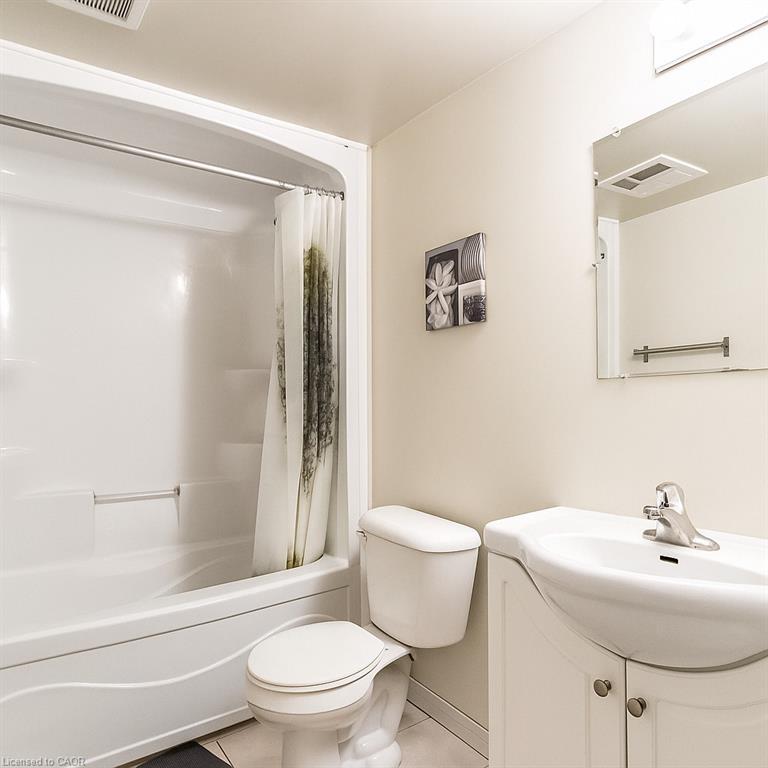 301-261 Lester Street, Waterloo, ON - Indoor Photo Showing Bathroom