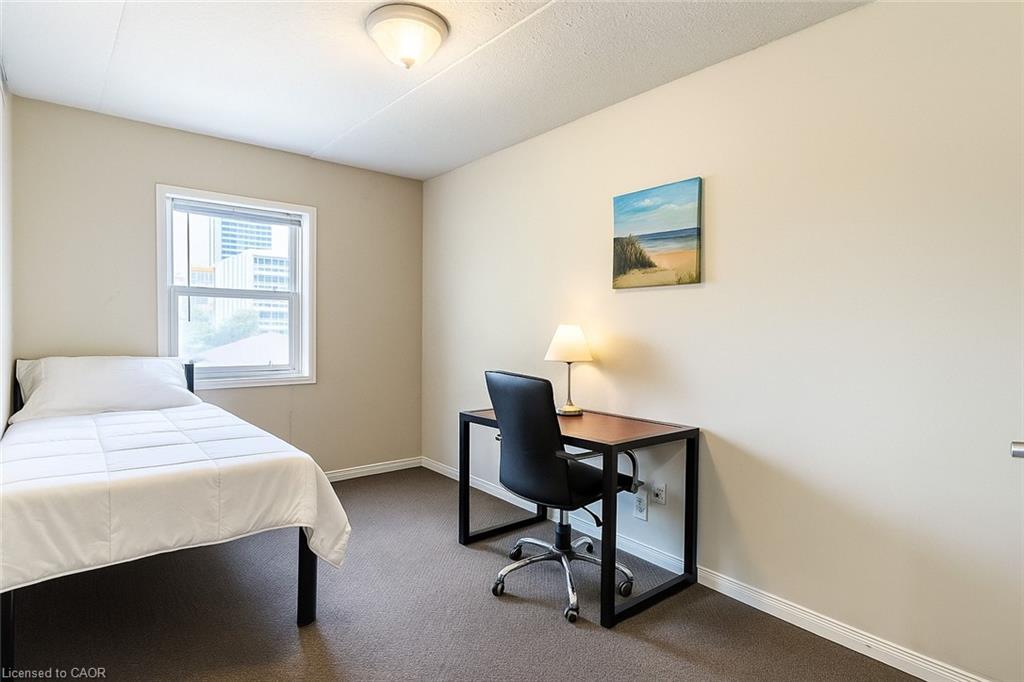 301-261 Lester Street, Waterloo, ON - Indoor Photo Showing Bedroom