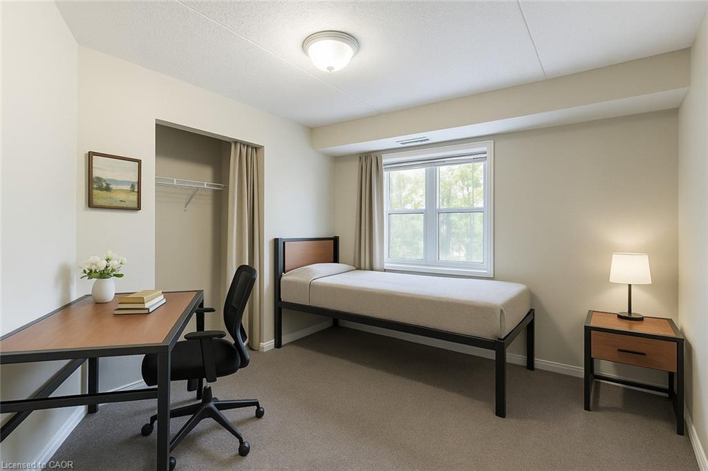 301-261 Lester Street, Waterloo, ON - Indoor Photo Showing Bedroom