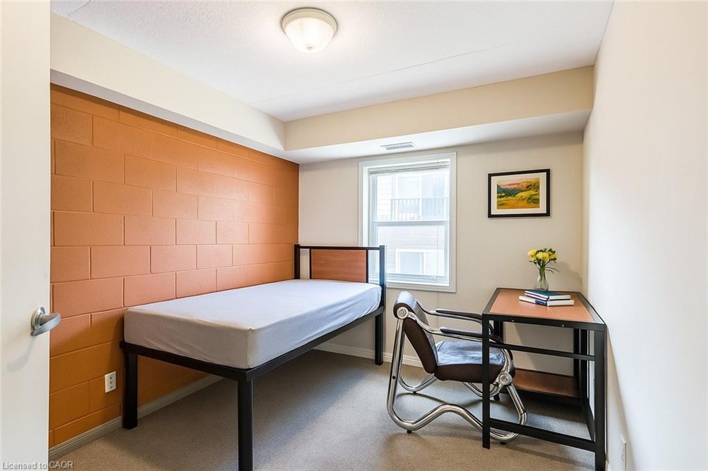 301-261 Lester Street, Waterloo, ON - Indoor