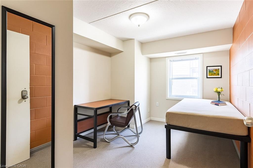 301-261 Lester Street, Waterloo, ON - Indoor Photo Showing Other Room