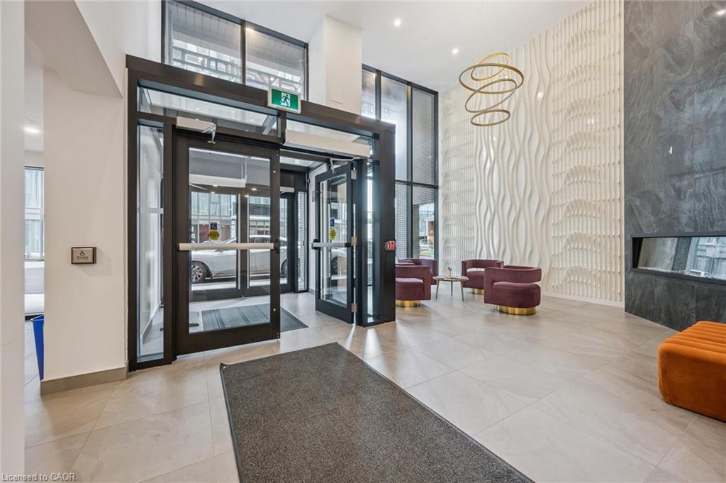 1106-1438 Highland Road W, Kitchener, ON - Indoor