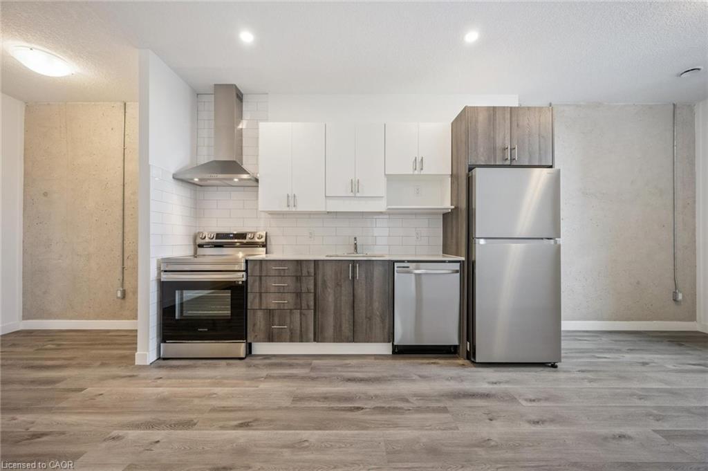 1106-1438 Highland Road W, Kitchener, ON - Indoor Photo Showing Kitchen