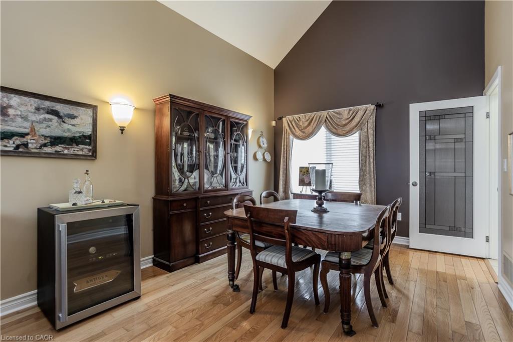 56 Farris Avenue, St. Catharines, ON - Indoor Photo Showing Dining Room