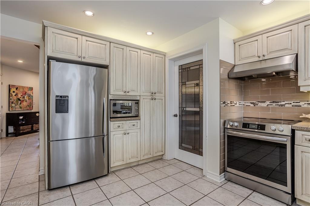 56 Farris Avenue, St. Catharines, ON - Indoor Photo Showing Kitchen With Stainless Steel Kitchen