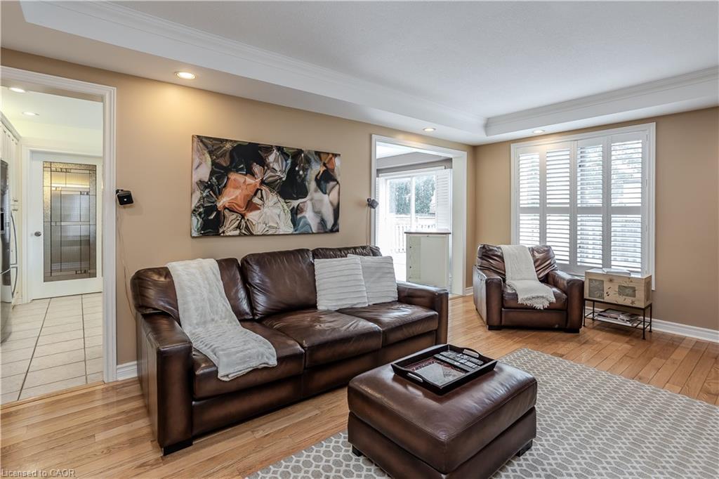 56 Farris Avenue, St. Catharines, ON - Indoor Photo Showing Living Room