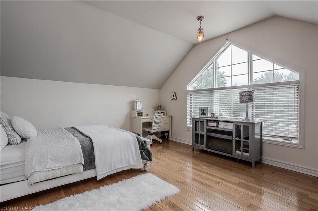 56 Farris Avenue, St. Catharines, ON - Indoor Photo Showing Bedroom