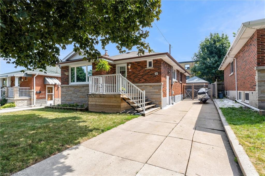 331 East 42Nd Street, Hamilton, ON - Outdoor With Deck Patio Veranda