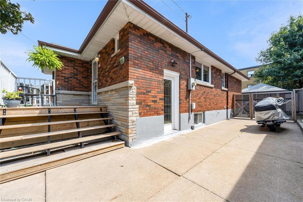 331 East 42Nd Street, Hamilton, ON - Outdoor With Deck Patio Veranda With Exterior