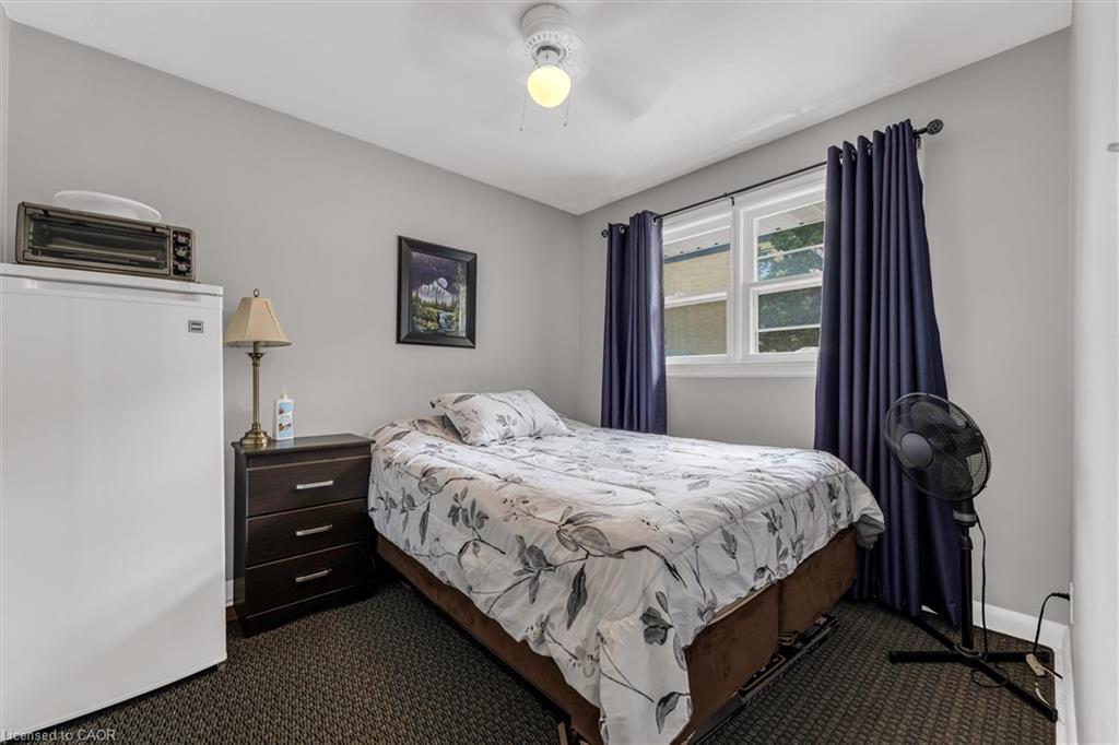 331 East 42Nd Street, Hamilton, ON - Indoor Photo Showing Bedroom