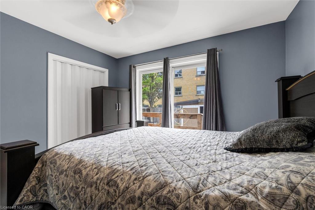 331 East 42Nd Street, Hamilton, ON - Indoor Photo Showing Bedroom