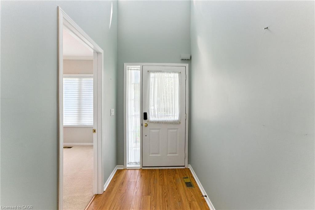 6-40 Wesleyan Court, Ancaster, ON - Indoor Photo Showing Other Room