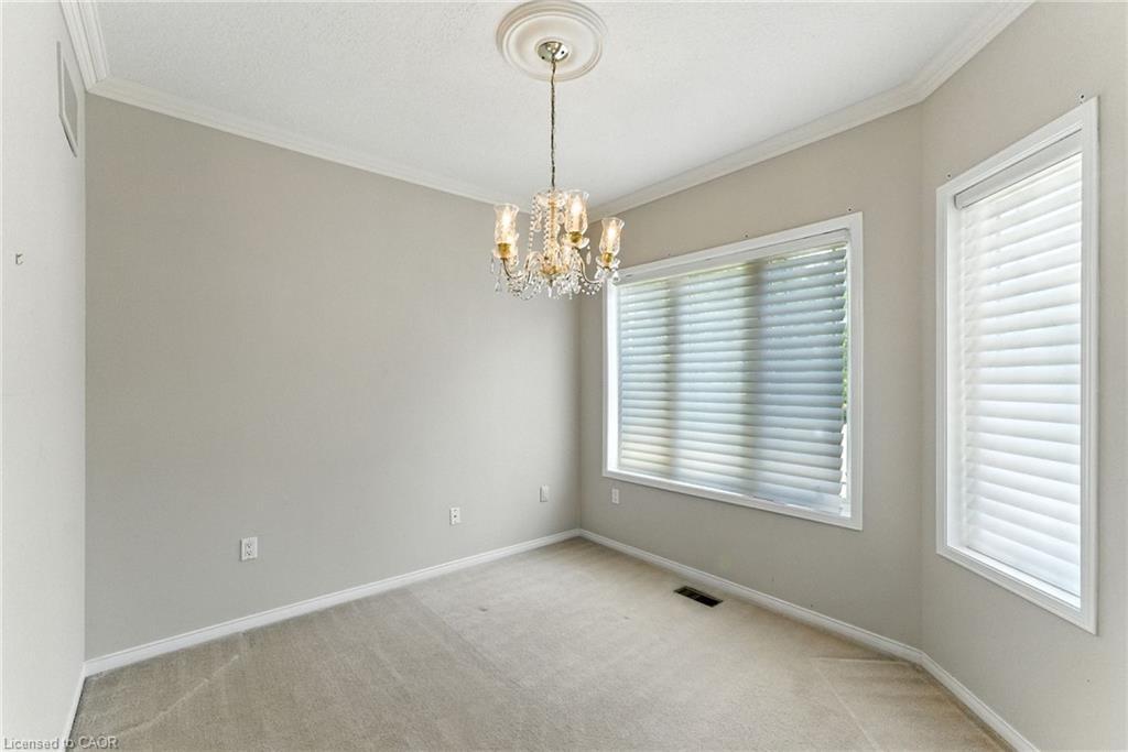 6-40 Wesleyan Court, Ancaster, ON - Indoor Photo Showing Other Room