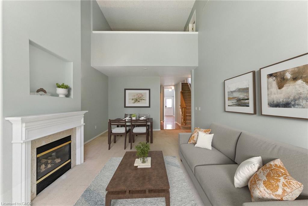 6-40 Wesleyan Court, Ancaster, ON - Indoor Photo Showing Living Room With Fireplace