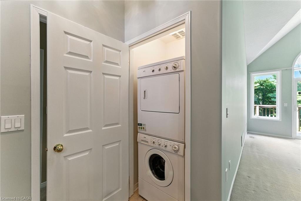 6-40 Wesleyan Court, Ancaster, ON - Indoor Photo Showing Laundry Room