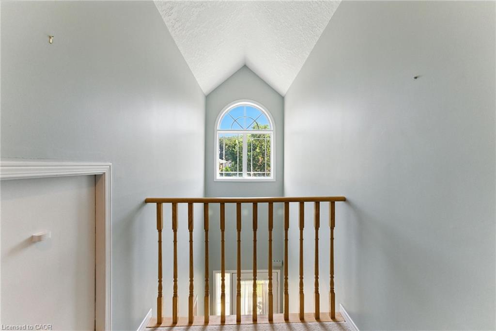 6-40 Wesleyan Court, Ancaster, ON - Indoor Photo Showing Other Room