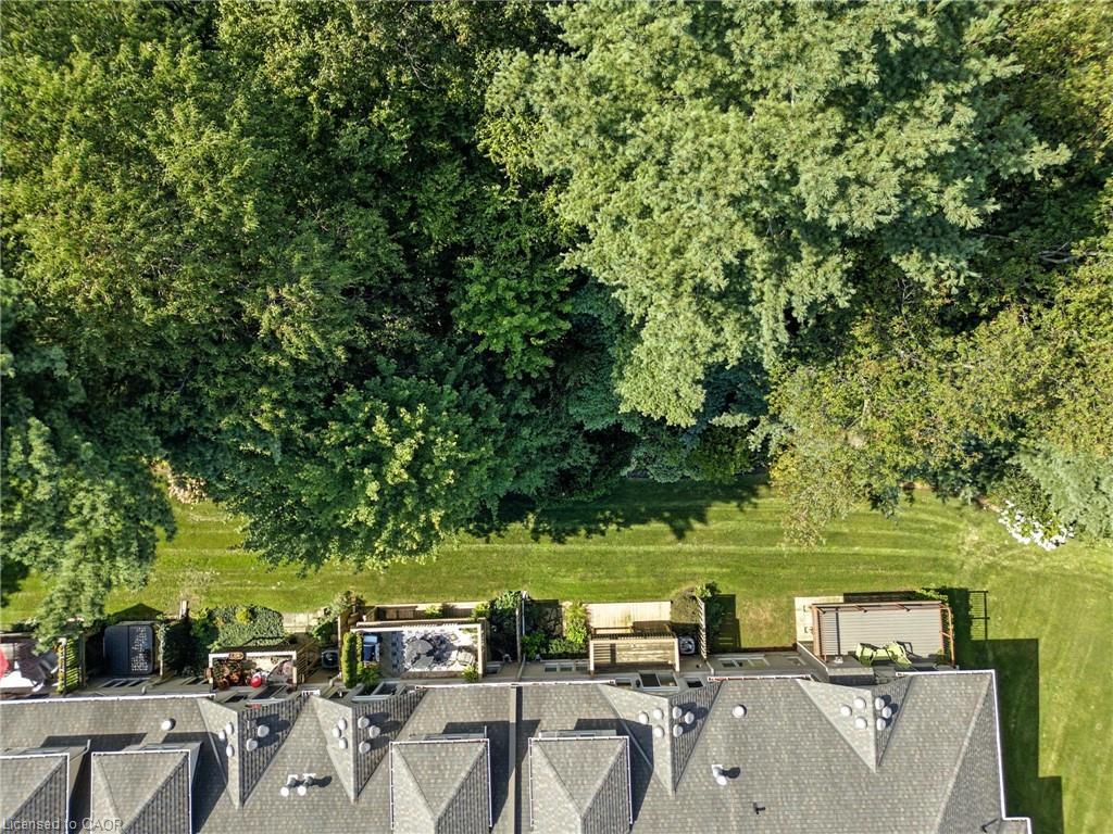 6-40 Wesleyan Court, Ancaster, ON - Outdoor