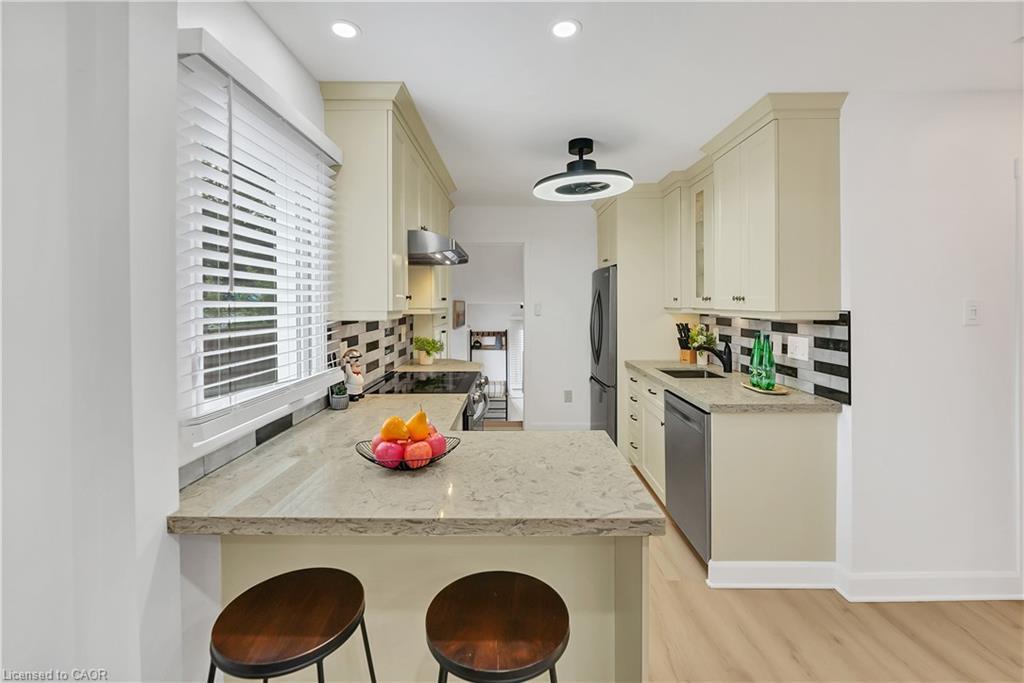 1 Waverley Road, St. Catharines, ON - Indoor