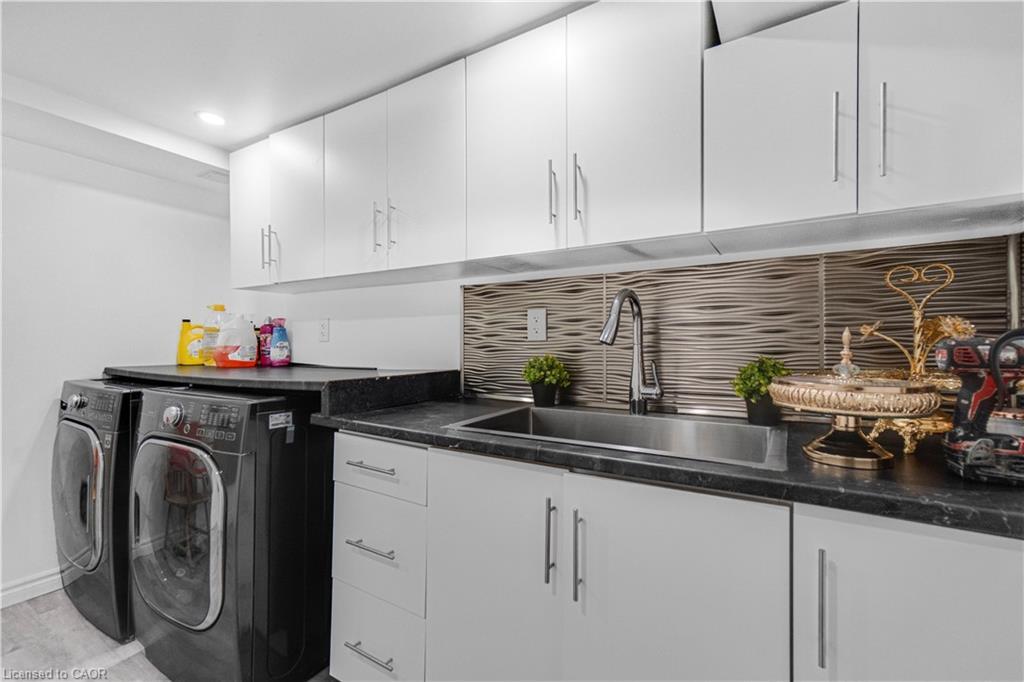 539 Parkview Crescent, Cambridge, ON - Indoor Photo Showing Laundry Room