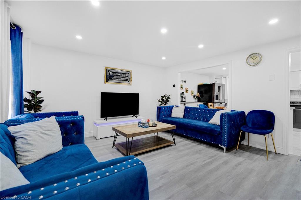 539 Parkview Crescent, Cambridge, ON - Indoor Photo Showing Living Room