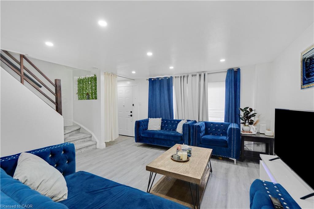 539 Parkview Crescent, Cambridge, ON - Indoor Photo Showing Living Room