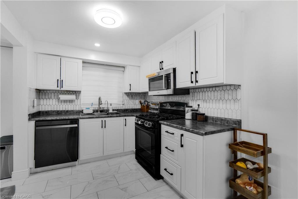 539 Parkview Crescent, Cambridge, ON - Indoor Photo Showing Kitchen