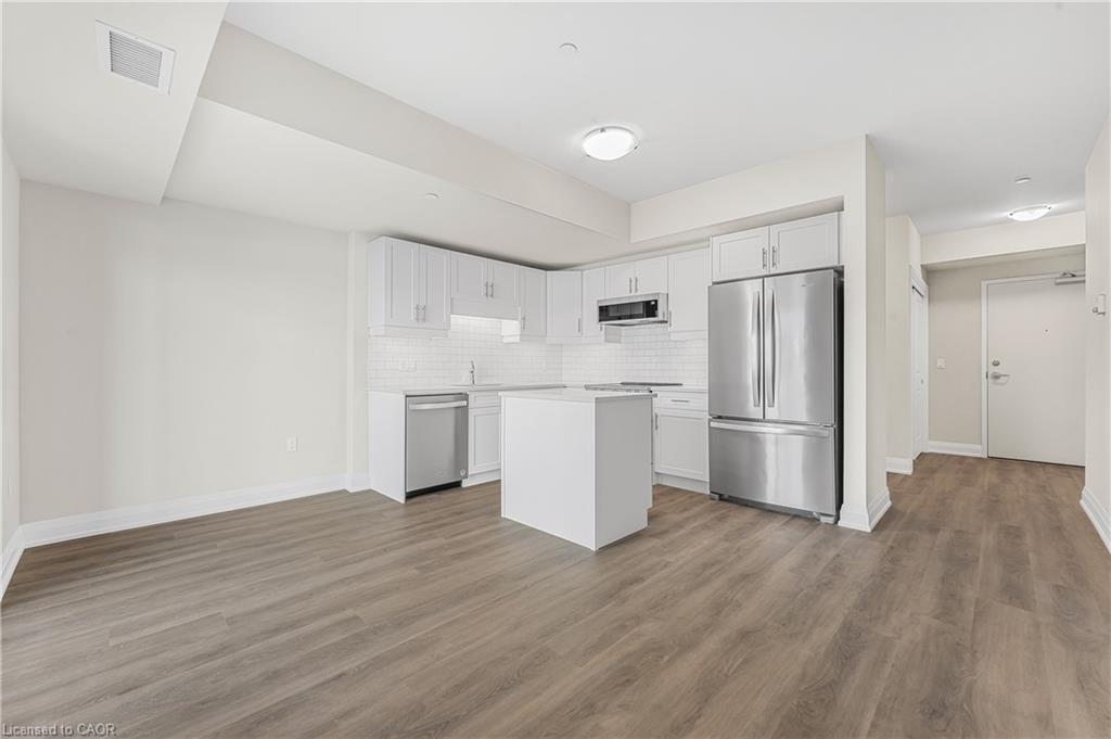 114-118 Summersides Boulevard, Fonthill, ON - Indoor Photo Showing Kitchen With Upgraded Kitchen