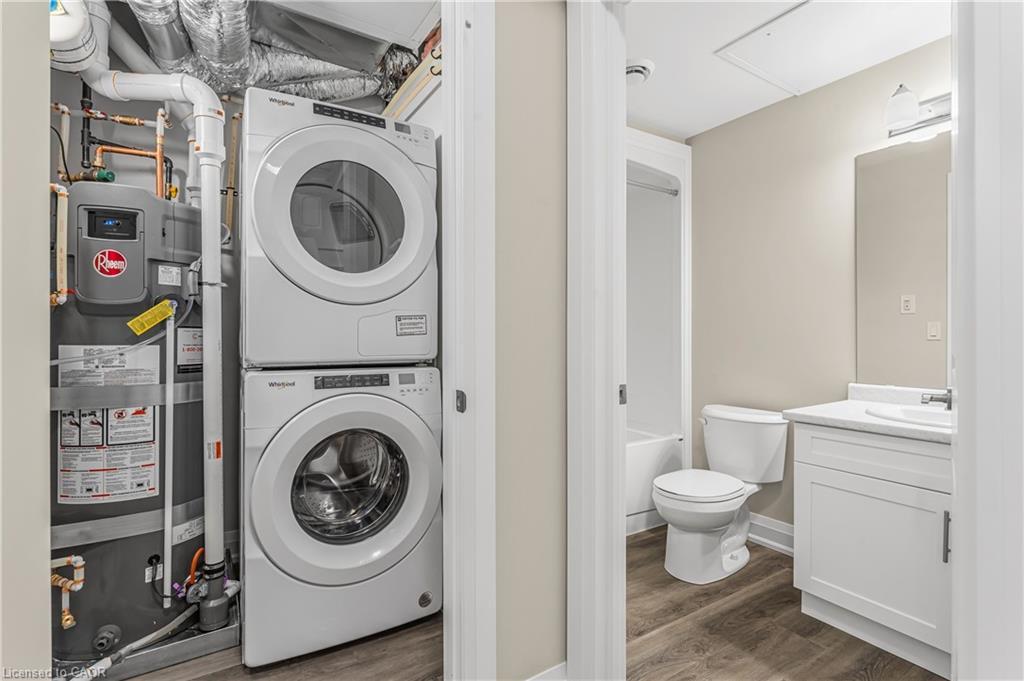 114-118 Summersides Boulevard, Fonthill, ON - Indoor Photo Showing Laundry Room