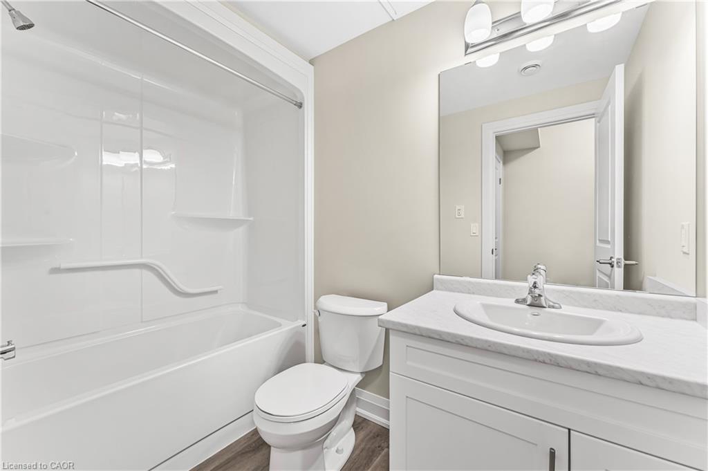 114-118 Summersides Boulevard, Fonthill, ON - Indoor Photo Showing Bathroom