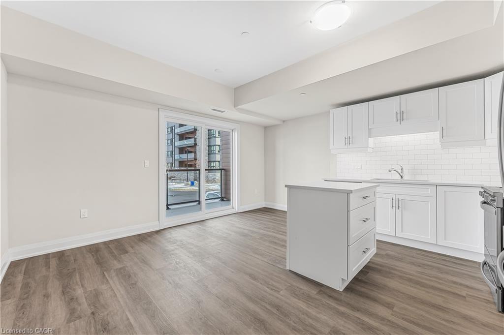 114-118 Summersides Boulevard, Fonthill, ON - Indoor Photo Showing Kitchen