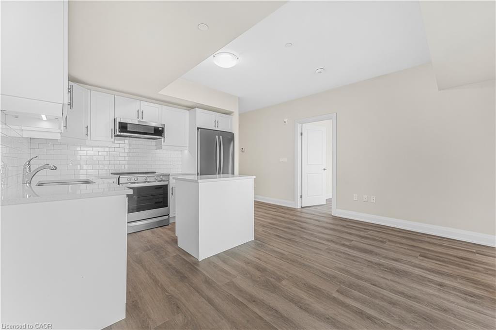 114-118 Summersides Boulevard, Fonthill, ON - Indoor Photo Showing Kitchen With Upgraded Kitchen