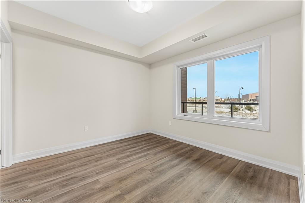 114-118 Summersides Boulevard, Fonthill, ON - Indoor Photo Showing Other Room