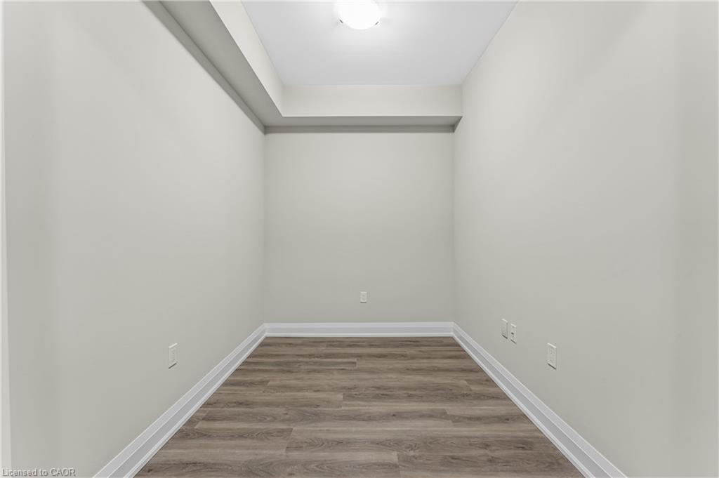 114-118 Summersides Boulevard, Fonthill, ON - Indoor Photo Showing Other Room