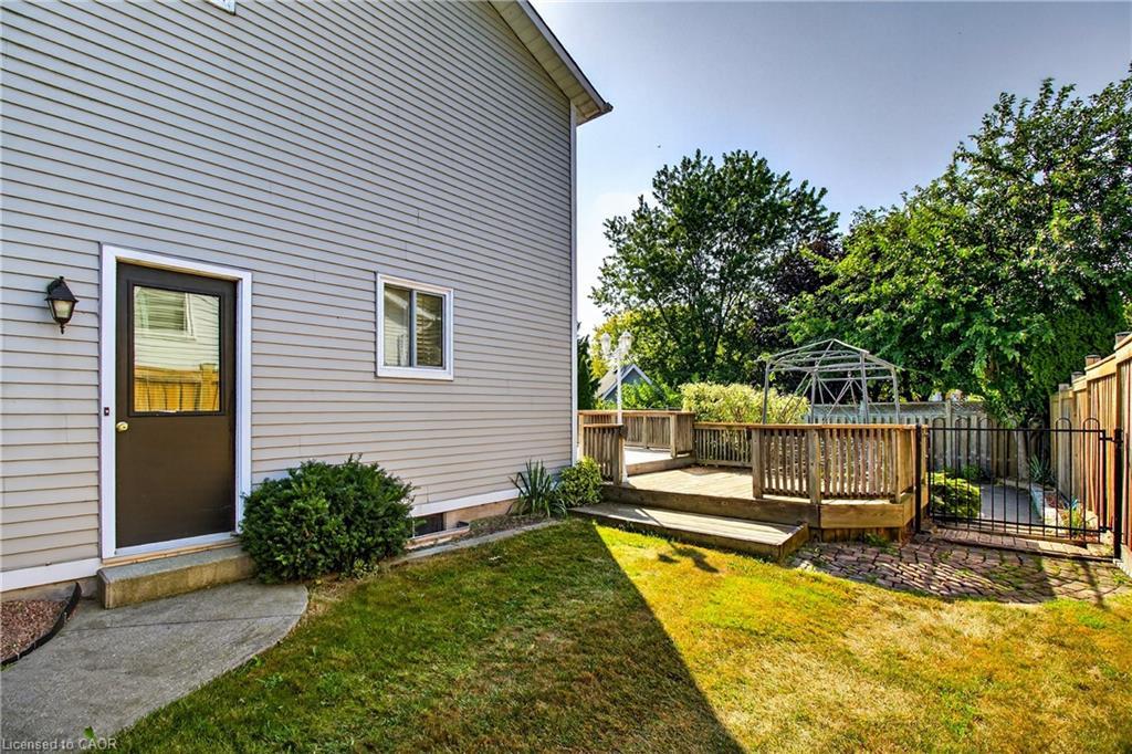 8655 Regan Drive, Niagara Falls, ON - Outdoor With Exterior