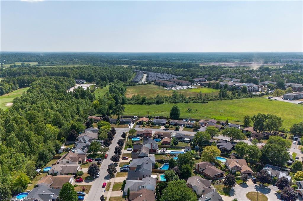 8655 Regan Drive, Niagara Falls, ON - Outdoor With View