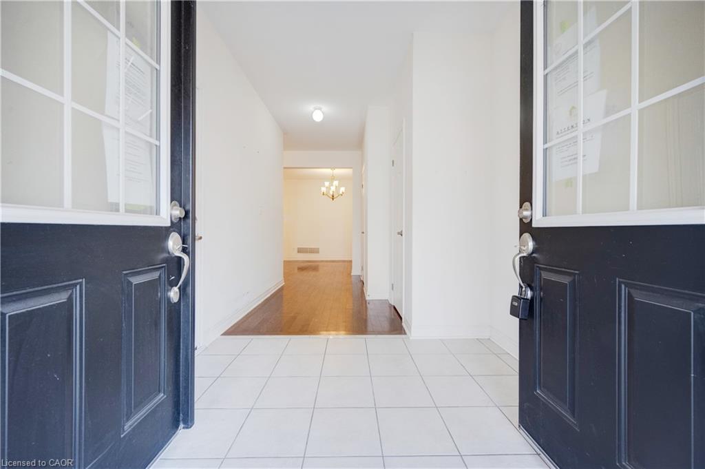 489 Downes Jackson Heights, Milton, ON - Indoor Photo Showing Other Room