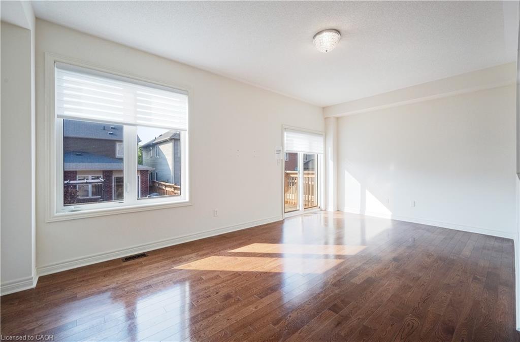 489 Downes Jackson Heights, Milton, ON - Indoor Photo Showing Other Room